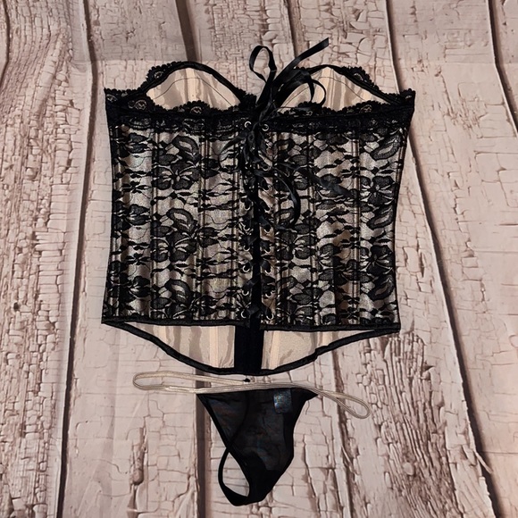 NWOT ADORE ME BLACK/CREAM BUSTIER W/THONG PANTY SZ XL - Picture 5 of 9